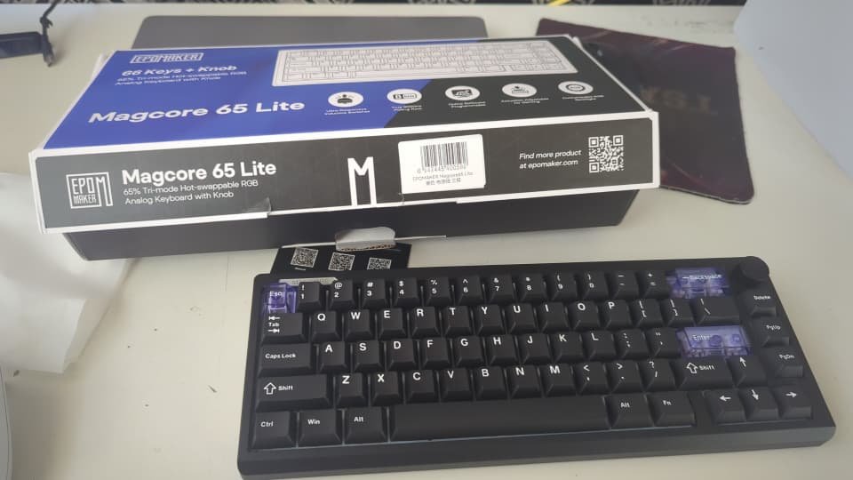 Box with Epomaker Magcore65 Lite