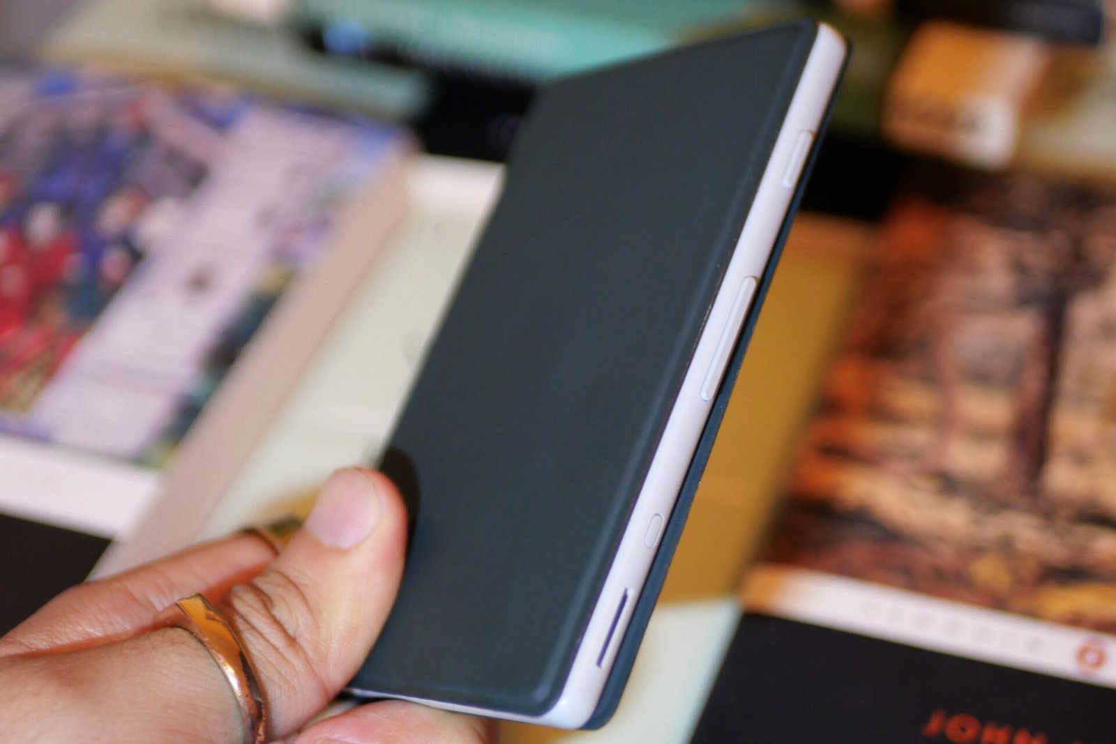 Xteink X4 Review: A Cheap, Tiny, and Charming Start to E-Reading’s Revolution